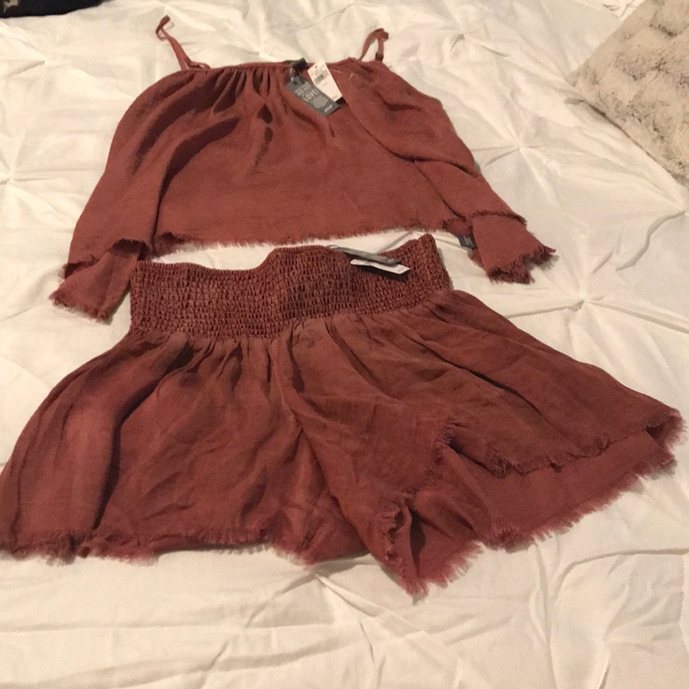 Brand new silky aerie sleep set in a rusty color.
